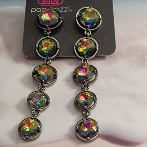 NWT PAPARAZZI THE GLAM PRINCESS HAS ARRIVED EARRINGS